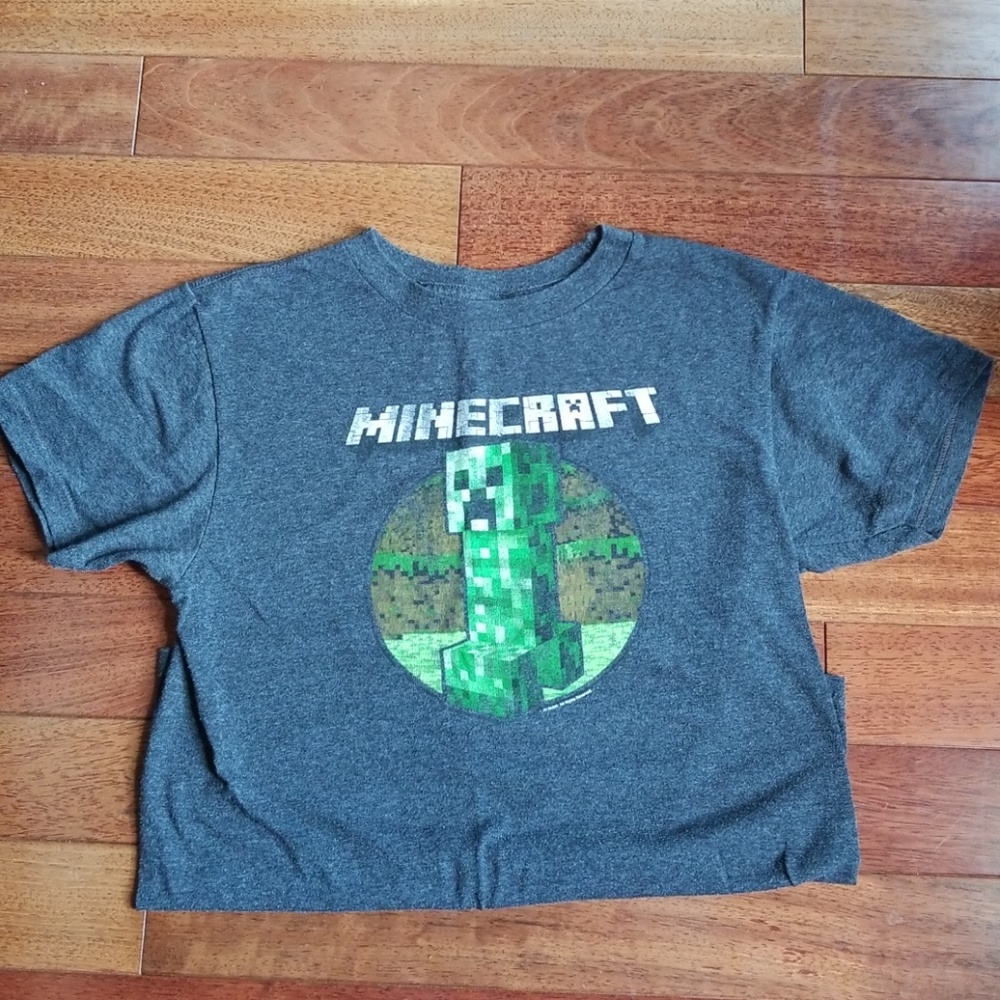 Boys Minecraft T-shirt size Large